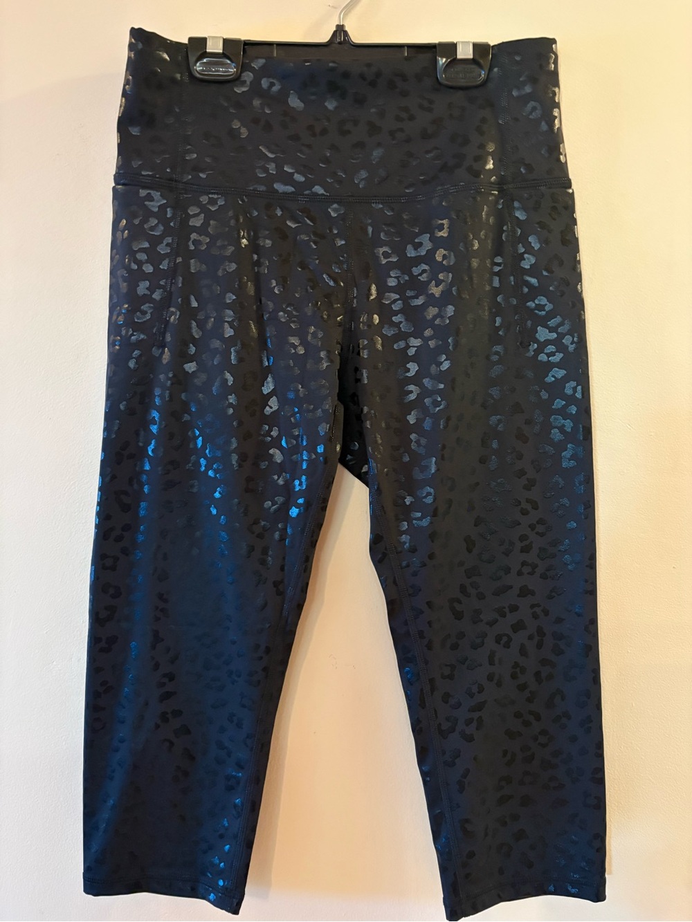 Black Leopard Capri Leggings High Waisted Size L.